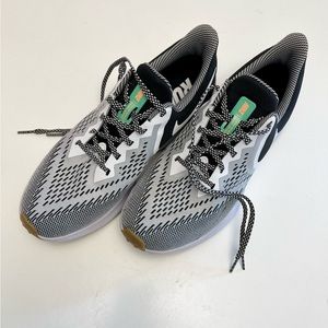 NIKE Zoom Winflo 6 SE